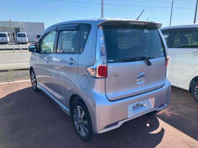 ｅＫカスタム Ｔ　ＥＴＣ　バックカメラ　ナビ　ＴＶ　ＨＩＤ　スマートキー　電動格納ミラー　ターボ　ＣＶＴ　盗難防止システム　ＡＢＳ　ＣＤ　ＤＶＤ再生　アルミホイール　衝突安全ボディ　エアコン　パワーステアリング（17枚目）