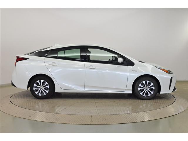 プリウス Ａ　衝突軽減ブレーキシステム　Ｂモニタ　記録簿有　ＬＥＤヘッド　クルーズコントロール　セキュリティー　スマートキー　パワーステアリング　Ｐシート　ドライブレコーダー　ＥＴＣ　１オーナー　アルミホイル（4枚目）