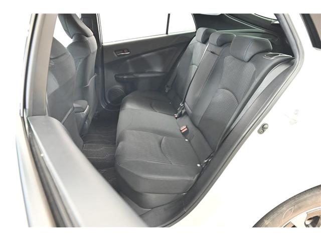 プリウス Ａ　衝突軽減ブレーキシステム　Ｂモニタ　記録簿有　ＬＥＤヘッド　クルーズコントロール　セキュリティー　スマートキー　パワーステアリング　Ｐシート　ドライブレコーダー　ＥＴＣ　１オーナー　アルミホイル（13枚目）