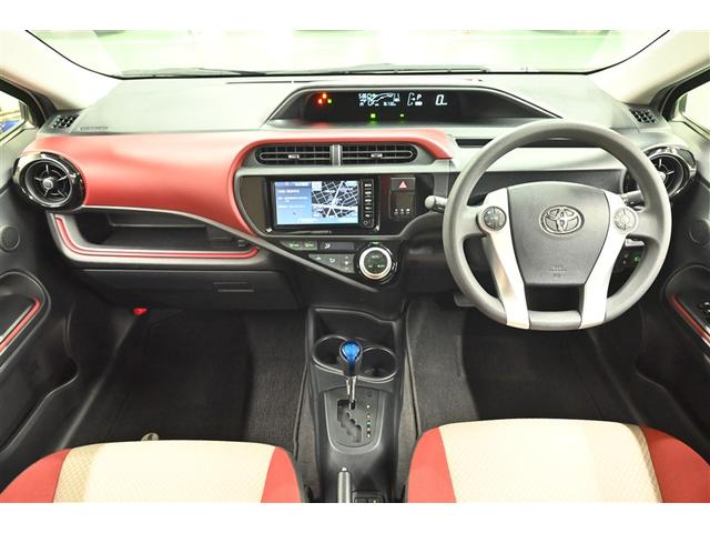 アクア Ｓ　スマートキープッシュスタート　キーレスエントリ　ＬＥＤヘッドライト　ドラレコ付　イモビ　ナビ＆ＴＶ　オートエアコン　デュアルエアバック　ＥＳＣ　Ｂカメラ　パワーウィンドウ　ＡＵＸ端子　ＥＴＣ　ＳＲＳ（6枚目）