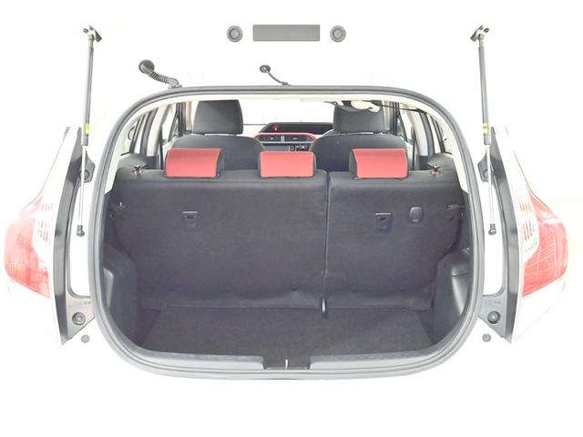 アクア Ｓ　スマートキープッシュスタート　キーレスエントリ　ＬＥＤヘッドライト　ドラレコ付　イモビ　ナビ＆ＴＶ　オートエアコン　デュアルエアバック　ＥＳＣ　Ｂカメラ　パワーウィンドウ　ＡＵＸ端子　ＥＴＣ　ＳＲＳ（14枚目）