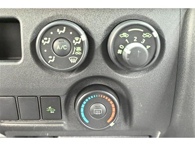 レジアスエースバン ＤＸ　パワーウィンドウ　パワステ　エアバッグ　フルセグＴＶ　エアコン　４ＷＤ　ＡＢＳ　バックカメラ　メモリーナビ　横滑り防止装置　ドラレコ　キーレス　記録簿　プリクラッシュセーフティ（8枚目）