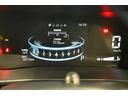 とっても見やすいメーターです。夜間時はラグジュアリーな気分にさせてくれる照明が魅力ですので、夜のドライブも楽しみになりますよ♪