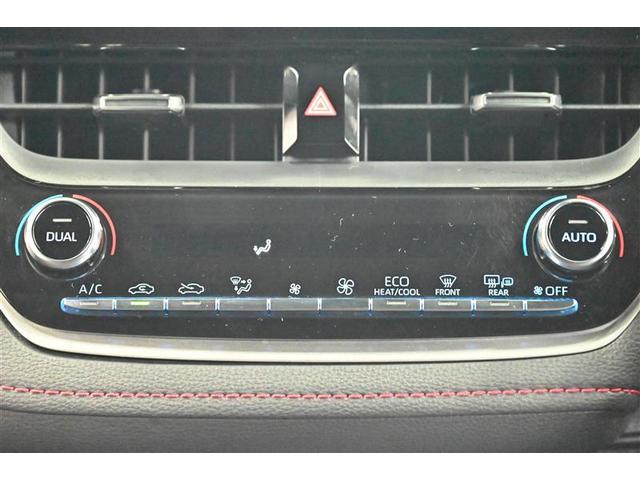 運転席と助手席でそれぞれお好みの温度設定が可能です。便利です♪