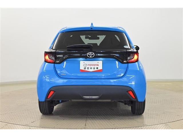 ヤリス X 追突防止装置 1オーナー フルセグTV ドラレコ VSC スマートキー&プッシュスタート イモビライザー Bカメラ マニュアルエアコン ETC付 Aクルコン 4WD パワーウインドウ ABS キーレス(3枚目)