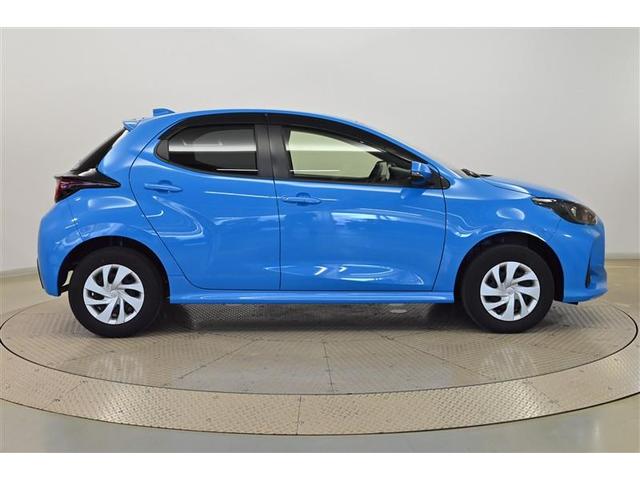 ヤリス X 追突防止装置 1オーナー フルセグTV ドラレコ VSC スマートキー&プッシュスタート イモビライザー Bカメラ マニュアルエアコン ETC付 Aクルコン 4WD パワーウインドウ ABS キーレス(4枚目)