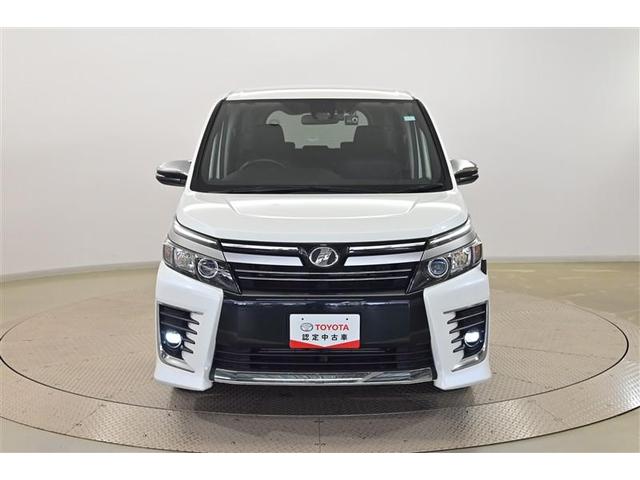 ヴォクシー ＺＳ　煌ＩＩ　スマートキー・プッシュスタート　バックガイドモニター　セキュリティアラーム　両側パワスラドア　ＥＴＣ車載器　地デジテレビ　記録簿付き　ＶＳＣ　ＬＥＤライト　助手席エアバック　キーレスエントリー　ＡＣ（2枚目）