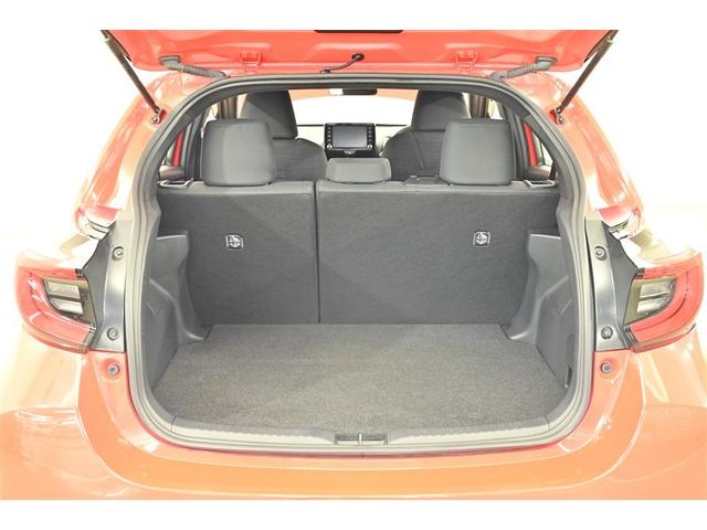 ヤリス Ｚ　サイドＳＲＳ　ＡＡＣ　バックモニタ　スマキー　横滑防止装置　キーフリー　１オーナー　ＬＥＤランプ　パワーウインドウ　定期点検記録簿　助手席エアバック　クルコン　エアバッグ　パワーステアリング　ＥＴＣ（13枚目）