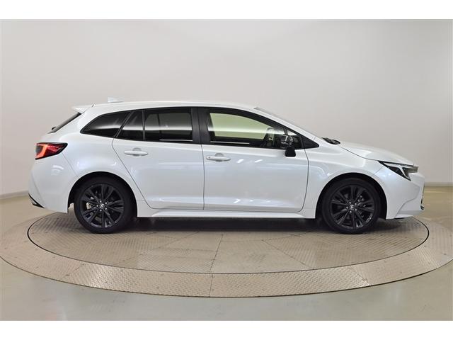 カローラツーリング ハイブリッド　ダブルバイビー　ナビ　バックモニター　ＬＥＤライト　クルコン　横滑り防止　盗難防止装置　エアバッグ　ＥＴＣ　ＡＢＳ　助手席エアバッグ　キーレス　メモリーナビ　アルミホイール　オートエアコン（4枚目）