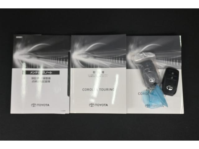 カローラツーリング ハイブリッド　ダブルバイビー　ナビ　バックモニター　ＬＥＤライト　クルコン　横滑り防止　盗難防止装置　エアバッグ　ＥＴＣ　ＡＢＳ　助手席エアバッグ　キーレス　メモリーナビ　アルミホイール　オートエアコン（16枚目）