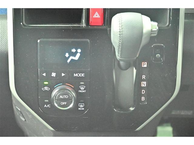 タンク カスタムＧ－Ｔ　スマキ－　地上デジタル　アルミホイル　踏み間違い防止装置　両側電動ドア　ＬＥＤヘッドライト　クルコン　リアカメラ　横滑り防止装置　ＥＴＣ　キーレス　ＴＶナビ　オートエアコン　パワーウインドウ　ＤＶＤ（8枚目）