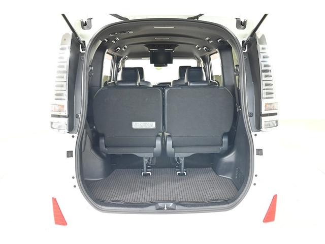 ヴォクシー ＺＳ　煌ＩＩＩ　プリクラッシュ　スマートキ　ＤＶＤ再生機能　記録簿付き　横滑り防止装置　ナビＴＶ　アルミ　三列シート　ＷＡＣ　盗難防止　オートエアコン　キーレス　ＥＴＣ装備　パワステ　メモリナビ　クルコン　ＡＢＳ（14枚目）