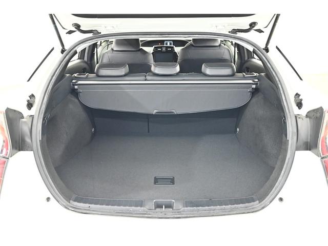 プリウス Ａツーリングセレクション　ドラレコ付き　スマキー　イモビライザー　バックモニター　１オーナ　クルコン　記録簿有　ＬＥＤヘッドライト　ＤＶＤ視聴可　ＥＴＣ　ナビＴＶ　メモリーナビゲーション　横滑り防止機能　キーフリ　アルミ（13枚目）