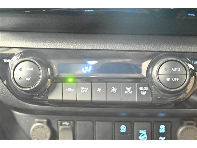 ハイラックス Ｚ　ＧＲスポーツ　キーレス　オートクルーズ　アルミホイール　Ｂカメラ　フルオートエアコン　横滑防止装置　スマキー　パワーステアリング　ＬＥＤライト　パートタイム４ＷＤ　記録簿　パワーウィンドウ　電動シート　ＡＢＳ（8枚目）