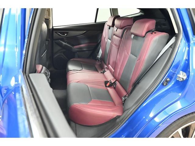 レヴォーグ STIスポーツ EX サイドエアバック ワンオナ レザー 電動パワーシート 地デジ オートクルーズ ドライブレコーダー パワーウィンドウ アルミホイール 助手席エアバッグ 横滑り防止 フルオートエアコン キーフリー 4WD(10枚目)