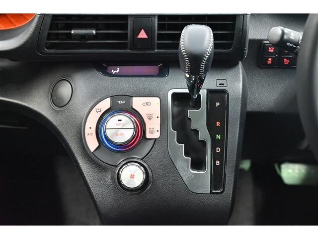 シエンタ ハイブリッドＧ　デュアルエアバック　ナビテレビ　メンテナンスノート　左右電動スライドドア　インテリキー　ＤＳＣ　地デジＴＶ　フルフラット　セキュリティー　ＤＶＤ視聴可能　ＬＥＤライト　ＰＳ　リヤカメラ　ウォークスルー（8枚目）