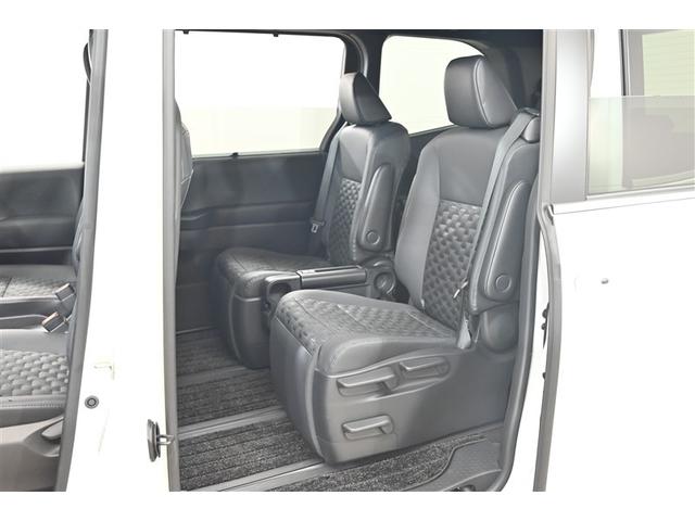 ヴォクシー ハイブリッドＳ－Ｚ　両側Ｐドア　カーテンエアバック　スマキ　プリクラッシュセーフティシステム　Ｗエアコン　Ｒカメラ　ＤＶＤプレーヤー　地デジ　アルミ　クルーズコントロール　横滑り防止機能　ＬＥＤランプ　ナビＴＶ　ＰＳ（12枚目）