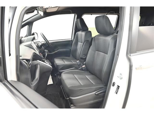 ヴォクシー ＺＳ　煌ＩＩ　ヘッドライトＬＥＤ　スマキー　ＤＶＤ再生可　リヤカメラ　ＥＴＣ車載器　地デジＴＶ　セキュリティアラーム　リアエアコン　ＶＳＣ　助手席エアバック　パワーウインドウ　オートエアコン　エアバック　パワステ（12枚目）