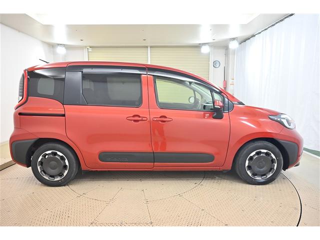 シエンタ ハイブリッドＺ　衝突軽減ブレーキシステム　スマートキーＰスタート　地上デジタル　ＥＳＣ　オートクルーズ　イモビ　ナビテレビ　ＥＴＣ付き　ＬＥＤライト　パワーウィンドウ　ＡＡＣ　ＷＳＲＳ　エアバッグ　キーフリー　ＡＢＳ（4枚目）