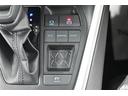 電動パーキングブレーキを搭載。スイッチ操作でパーキングブレーキを作動・解除することが可能です。