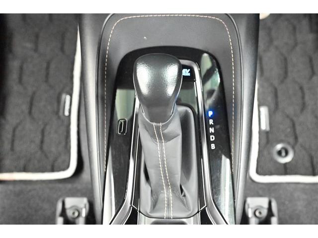 カローラツーリング ハイブリッド　ダブルバイビー　追突軽減ブレーキ　バックモニタ　横滑防止　スマキー　ＬＥＤライト　デュアルエアバッグ　エアコン　オートクルーズ　サイドエアバッグ　ＥＴＣ付　ナビ　ＰＳ　キーフリー　ＡＢＳ　エアバック　メモリ－ナビ（7枚目）