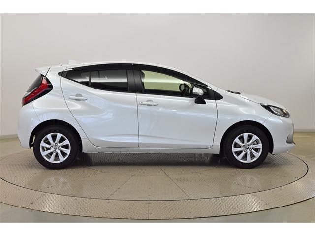 アクア Ｇ　衝突被害軽減装置　ＬＥＤヘッド　Ｂモニター　記録簿　オートエアコン　クルーズコントロール　ナビ　ＡＷ　盗難防止システム　横滑り防止装置　ＥＴＣ　スマートキー　キーレス　４ＷＤ　エアバッグ　ドラレコ（4枚目）