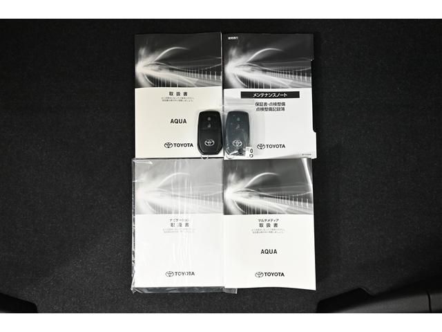 アクア Ｇ　衝突被害軽減装置　ＬＥＤヘッド　Ｂモニター　記録簿　オートエアコン　クルーズコントロール　ナビ　ＡＷ　盗難防止システム　横滑り防止装置　ＥＴＣ　スマートキー　キーレス　４ＷＤ　エアバッグ　ドラレコ（16枚目）