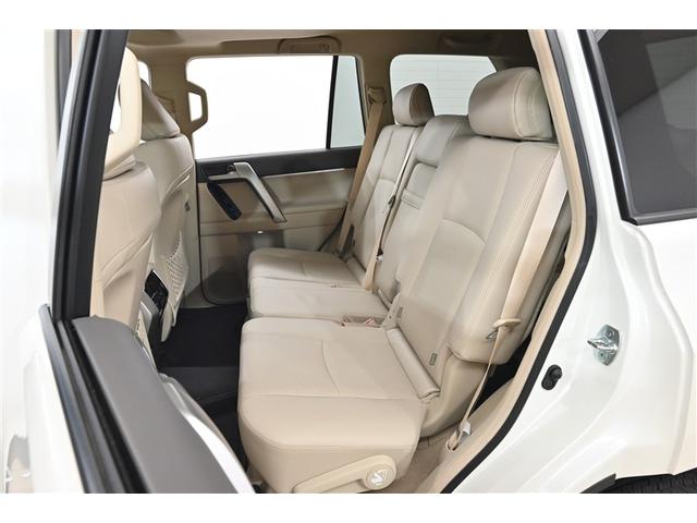 ランドクルーザープラド ＴＸ　Ｌパッケージ　リアカメラ　１オ－ナ－　スマートキ　盗難防止　キーレスエントリー　ＥＴＣ装備　３列席　寒冷地　エアコン　ＬＥＤランプ　レザー　アルミホイール　パートタイム４ＷＤ　横滑り防止システム　フルＴＶ　ＡＢＳ（12枚目）