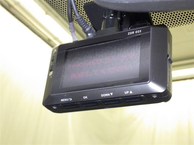 プリウス Ｓ　メモリーナビ　フルセグ　バックカメラ　ＥＴＣ　ＣＤ　ＤＶＤ再生　ＨＩＤヘッドライト　スマートキー　キーレス　ハイブリッド（18枚目）