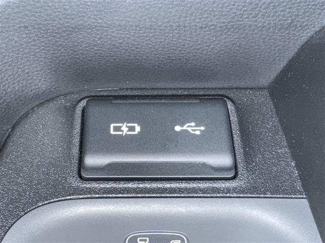 シエンタ Z 衝突被害軽減システム フルセグ バックカメラ ETC CD ミュージックプレイヤー接続可 DVD再生 オートクルーズコントロール LEDヘッドランプ 両側電動スライド スマートキー(19枚目)