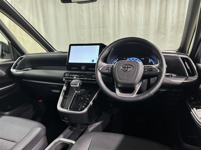 ノア ハイブリッドＳ－Ｚ　衝突被害軽減システム　フルセグ　バックカメラ　ＥＴＣ　ＣＤ　ミュージックプレイヤー接続可　ＤＶＤ再生　後席モニター　オートクルーズコントロール　ＬＥＤヘッドランプ　両側電動スライド　乗車定員７人（8枚目）