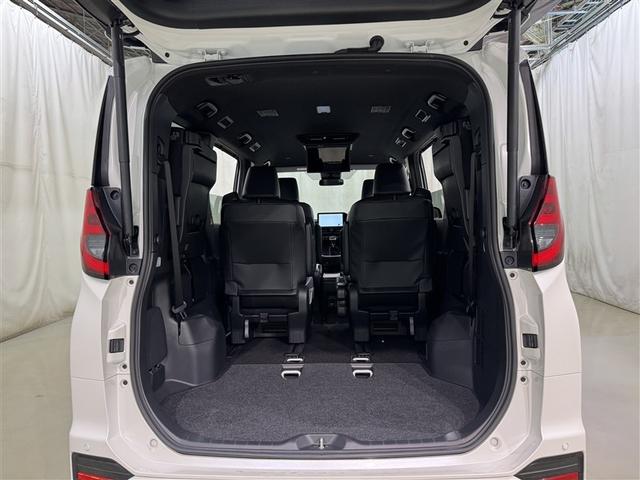 ノア ハイブリッドＳ－Ｚ　衝突被害軽減システム　フルセグ　バックカメラ　ＥＴＣ　ＣＤ　ミュージックプレイヤー接続可　ＤＶＤ再生　後席モニター　オートクルーズコントロール　ＬＥＤヘッドランプ　両側電動スライド　乗車定員７人（35枚目）