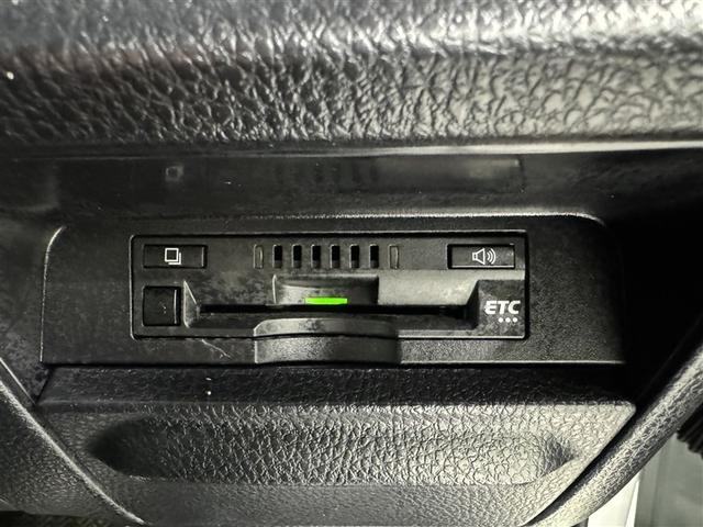 エスクァイア ハイブリッドＧｉプレミアムパッケジブラックテーラード　衝突被害軽減システム　メモリーナビ　フルセグ　バックカメラ　ＥＴＣ　ドラレコ　ＣＤ　ミュージックプレイヤー接続可　ＤＶＤ再生　オートクルーズコントロール　ＬＥＤヘッドランプ　両側電動スライド　キーレス（14枚目）