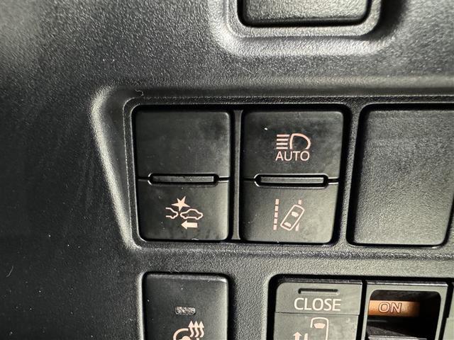 エスクァイア ハイブリッドＧｉプレミアムパッケジブラックテーラード　衝突被害軽減システム　メモリーナビ　フルセグ　バックカメラ　ＥＴＣ　ドラレコ　ＣＤ　ミュージックプレイヤー接続可　ＤＶＤ再生　オートクルーズコントロール　ＬＥＤヘッドランプ　両側電動スライド　キーレス（20枚目）