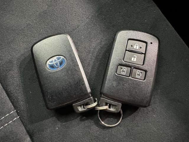 エスクァイア ハイブリッドＧｉプレミアムパッケジブラックテーラード　衝突被害軽減システム　メモリーナビ　フルセグ　バックカメラ　ＥＴＣ　ドラレコ　ＣＤ　ミュージックプレイヤー接続可　ＤＶＤ再生　オートクルーズコントロール　ＬＥＤヘッドランプ　両側電動スライド　キーレス（26枚目）