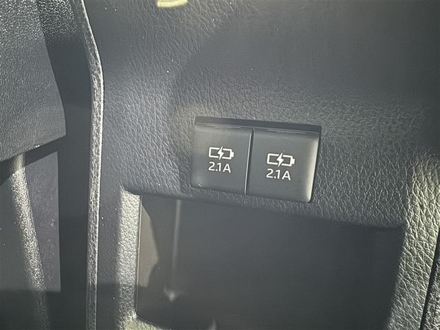 エスクァイア ハイブリッドＧｉプレミアムパッケジブラックテーラード　衝突被害軽減システム　メモリーナビ　フルセグ　バックカメラ　ＥＴＣ　ドラレコ　ＣＤ　ミュージックプレイヤー接続可　ＤＶＤ再生　オートクルーズコントロール　ＬＥＤヘッドランプ　両側電動スライド　キーレス（29枚目）