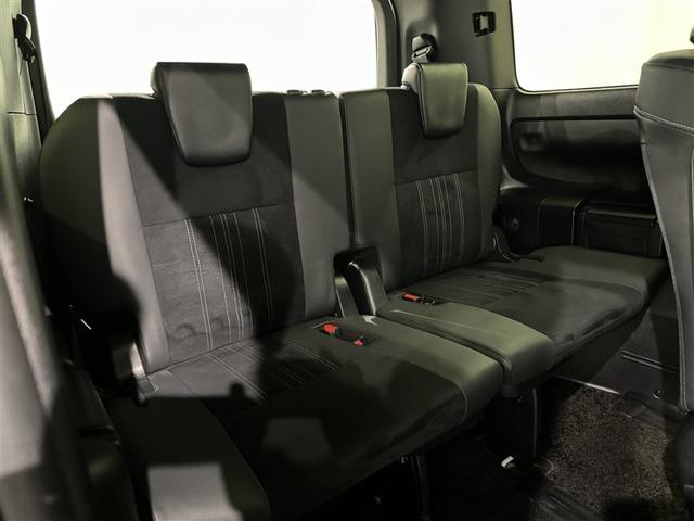 エスクァイア ハイブリッドＧｉプレミアムパッケジブラックテーラード　衝突被害軽減システム　メモリーナビ　フルセグ　バックカメラ　ＥＴＣ　ドラレコ　ＣＤ　ミュージックプレイヤー接続可　ＤＶＤ再生　オートクルーズコントロール　ＬＥＤヘッドランプ　両側電動スライド　キーレス（30枚目）