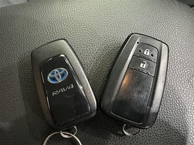 ＲＡＶ４ ハイブリッドＸ　衝突被害軽減システム　メモリーナビ　ワンセグ　バックカメラ　ＥＴＣ　ＣＤ　ミュージックプレイヤー接続可　オートクルーズコントロール　ＬＥＤヘッドランプ　スマートキー　キーレス　４ＷＤ　ハイブリッド（25枚目）