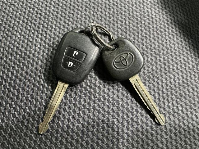 レジアスエースバン ロングＤＸ　ＧＬパッケージ　ＥＴＣ　ドラレコ　ＣＤ　乗車定員６人　キーレス（17枚目）