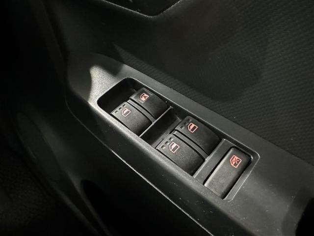 ピクシスエポック Ｌ　ＳＡＩＩＩ　衝突被害軽減システム　メモリーナビ　ワンセグ　バックカメラ　ＥＴＣ　ＣＤ　ミュージックプレイヤー接続可　キーレス　アイドリングストップ（18枚目）