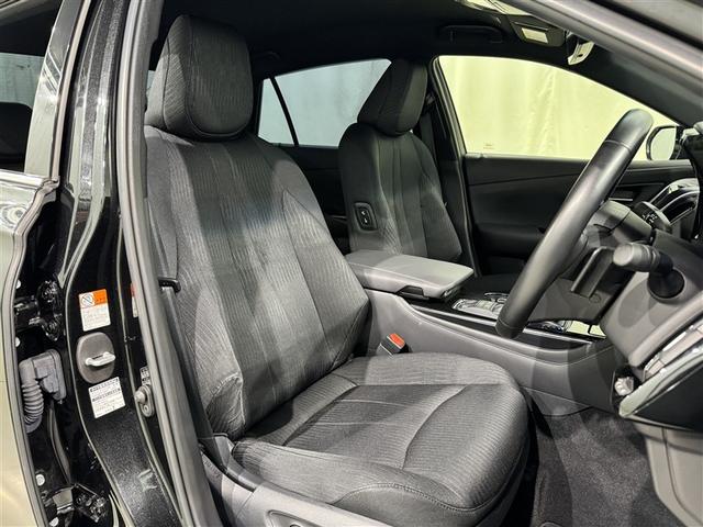 クラウンハイブリッド Ｇ　衝突被害軽減システム　メモリーナビ　フルセグ　バックカメラ　ＥＴＣ　ドラレコ　ＣＤ　ミュージックプレイヤー接続可　電動シート　オートクルーズコントロール　ＬＥＤヘッドランプ　スマートキー　キーレス（28枚目）