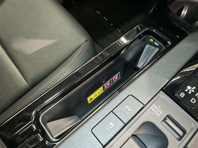 プリウス Z 衝突被害軽減システム フルセグ バックカメラ ETC ドラレコ ミュージックプレイヤー接続可 電動シート オートクルーズコントロール LEDヘッドランプ スマートキー キーレス ハイブリッド(19枚目)