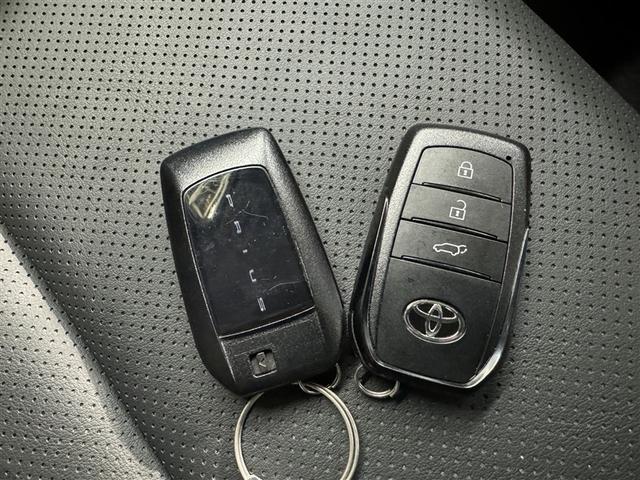 プリウス Z 衝突被害軽減システム フルセグ バックカメラ ETC ドラレコ ミュージックプレイヤー接続可 電動シート オートクルーズコントロール LEDヘッドランプ スマートキー キーレス ハイブリッド(27枚目)