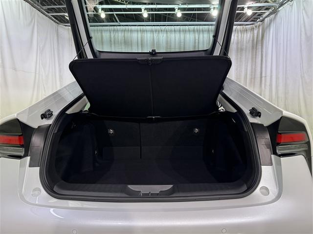 プリウス Z 衝突被害軽減システム フルセグ バックカメラ ETC ドラレコ ミュージックプレイヤー接続可 電動シート オートクルーズコントロール LEDヘッドランプ スマートキー キーレス ハイブリッド(33枚目)