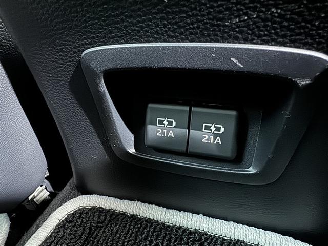 カローラツーリング ハイブリッド　ダブルバイビー　衝突被害軽減システム　メモリーナビ　フルセグ　バックカメラ　ＥＴＣ　ドラレコ　ミュージックプレイヤー接続可　オートクルーズコントロール　ＬＥＤヘッドランプ　スマートキー　キーレス　ハイブリッド（29枚目）