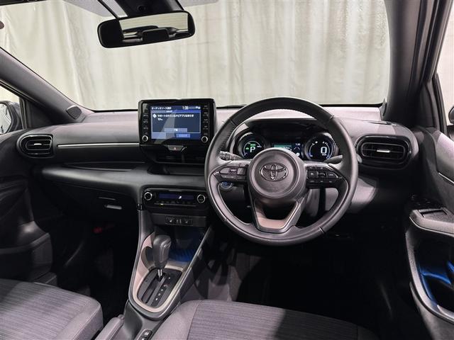 ヤリス ハイブリッドＺ　衝突被害軽減システム　バックカメラ　ＥＴＣ　ドラレコ　ミュージックプレイヤー接続可　オートクルーズコントロール　ＬＥＤヘッドランプ　スマートキー　キーレス　ハイブリッド（8枚目）