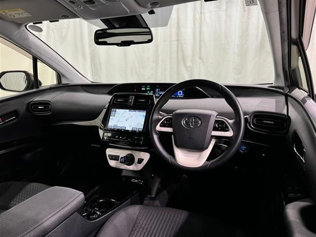 プリウス Sセーフティプラス 衝突被害軽減システム メモリーナビ フルセグ バックカメラ ETC CD ミュージックプレイヤー接続可 DVD再生 オートクルーズコントロール LEDヘッドランプ スマートキー キーレス ハイブリッド(9枚目)