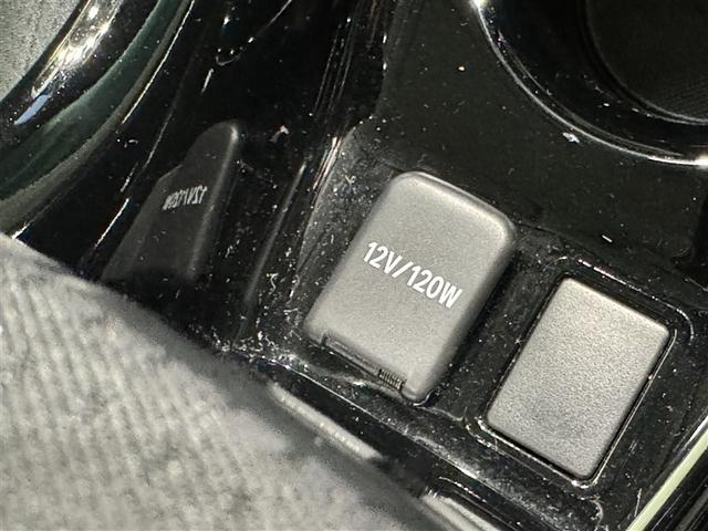 プリウス Sセーフティプラス 衝突被害軽減システム メモリーナビ フルセグ バックカメラ ETC CD ミュージックプレイヤー接続可 DVD再生 オートクルーズコントロール LEDヘッドランプ スマートキー キーレス ハイブリッド(17枚目)