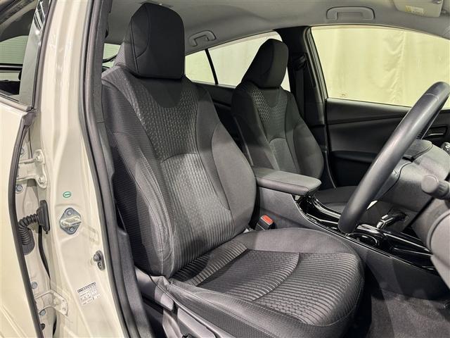 プリウス Sセーフティプラス 衝突被害軽減システム メモリーナビ フルセグ バックカメラ ETC CD ミュージックプレイヤー接続可 DVD再生 オートクルーズコントロール LEDヘッドランプ スマートキー キーレス ハイブリッド(27枚目)