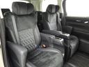 足元広々の座り心地良好、後席ですよ。　ドライビング中、長い間同じ体勢で居るのって大変ですよね。　長く座っているものだから、リラックスできるシートがいいですよね。